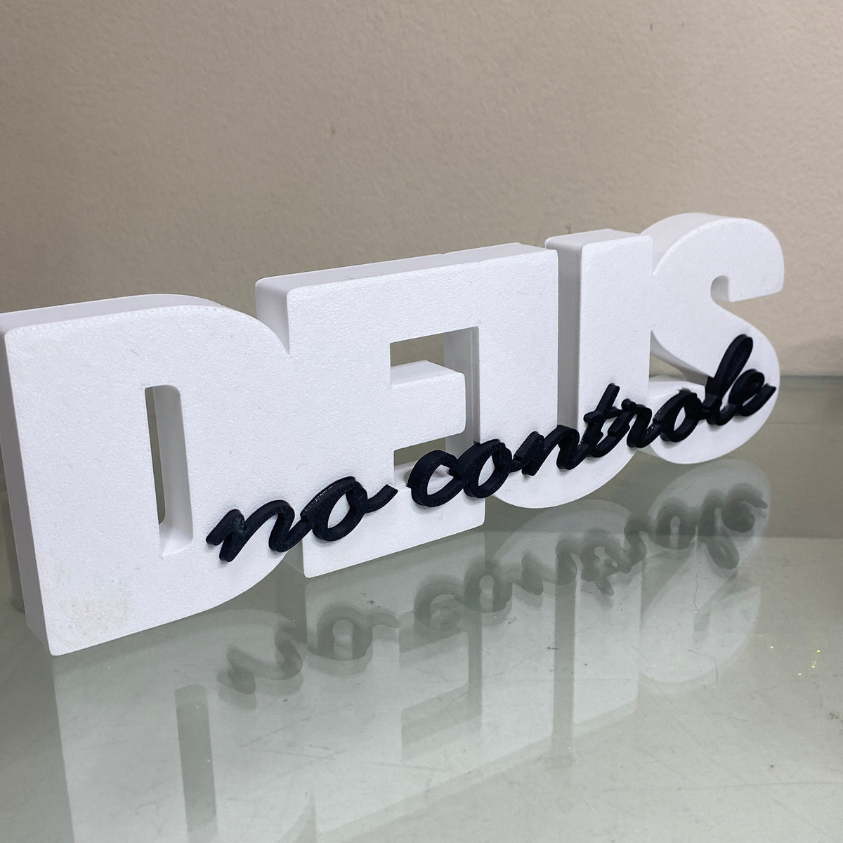 Decoração "DEUS no Controle" – Impressa em 3D