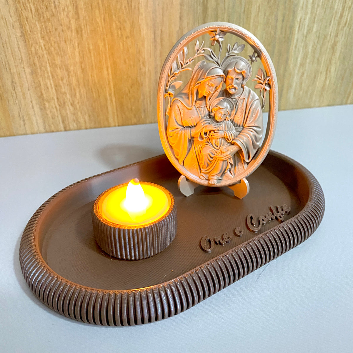 Kit Sagrada Família com Bandeja Ore e Confie | Decoração Religiosa 3D