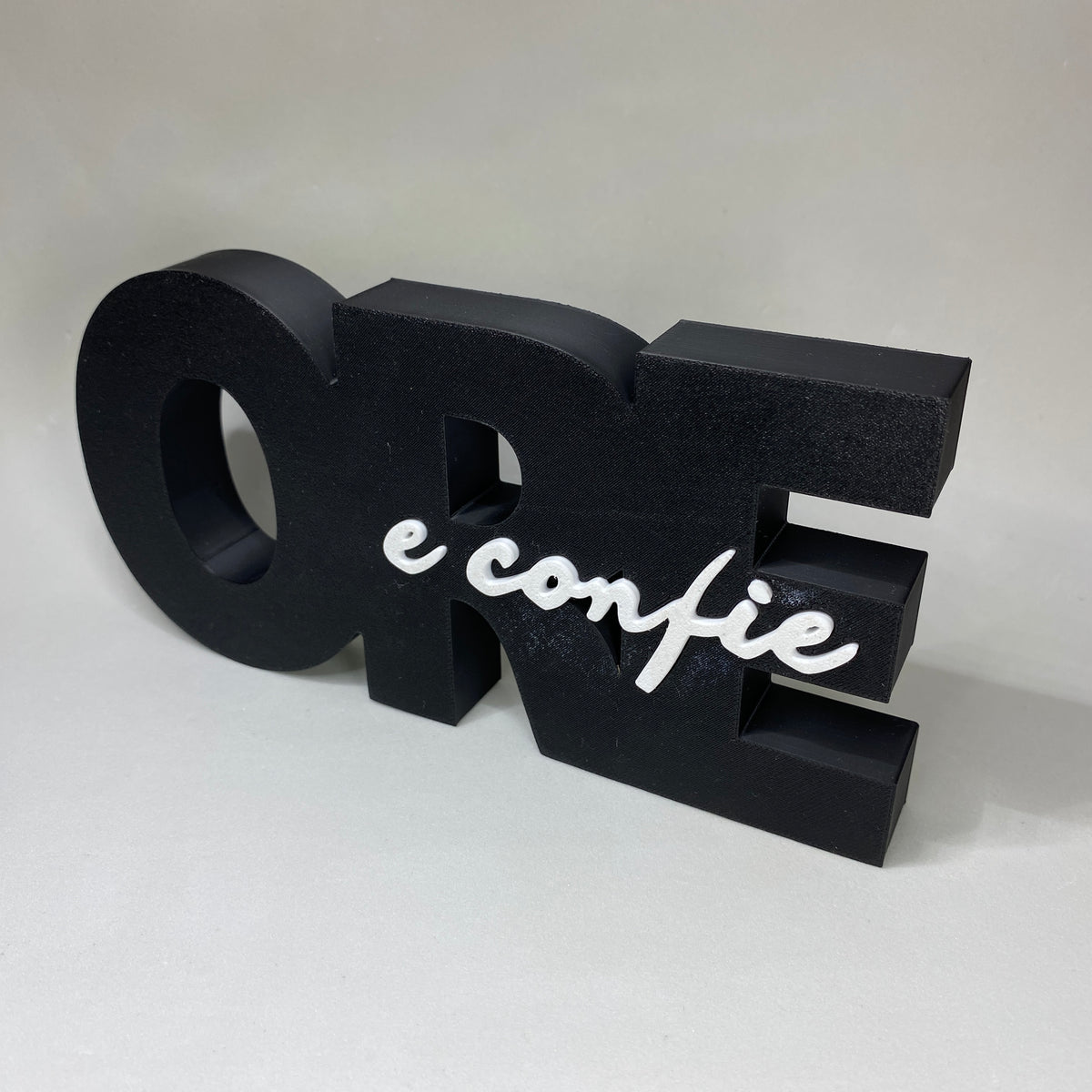Decoração "Ore e Confie" em Impressão 3D – Placa Decorativa Inspiradora
