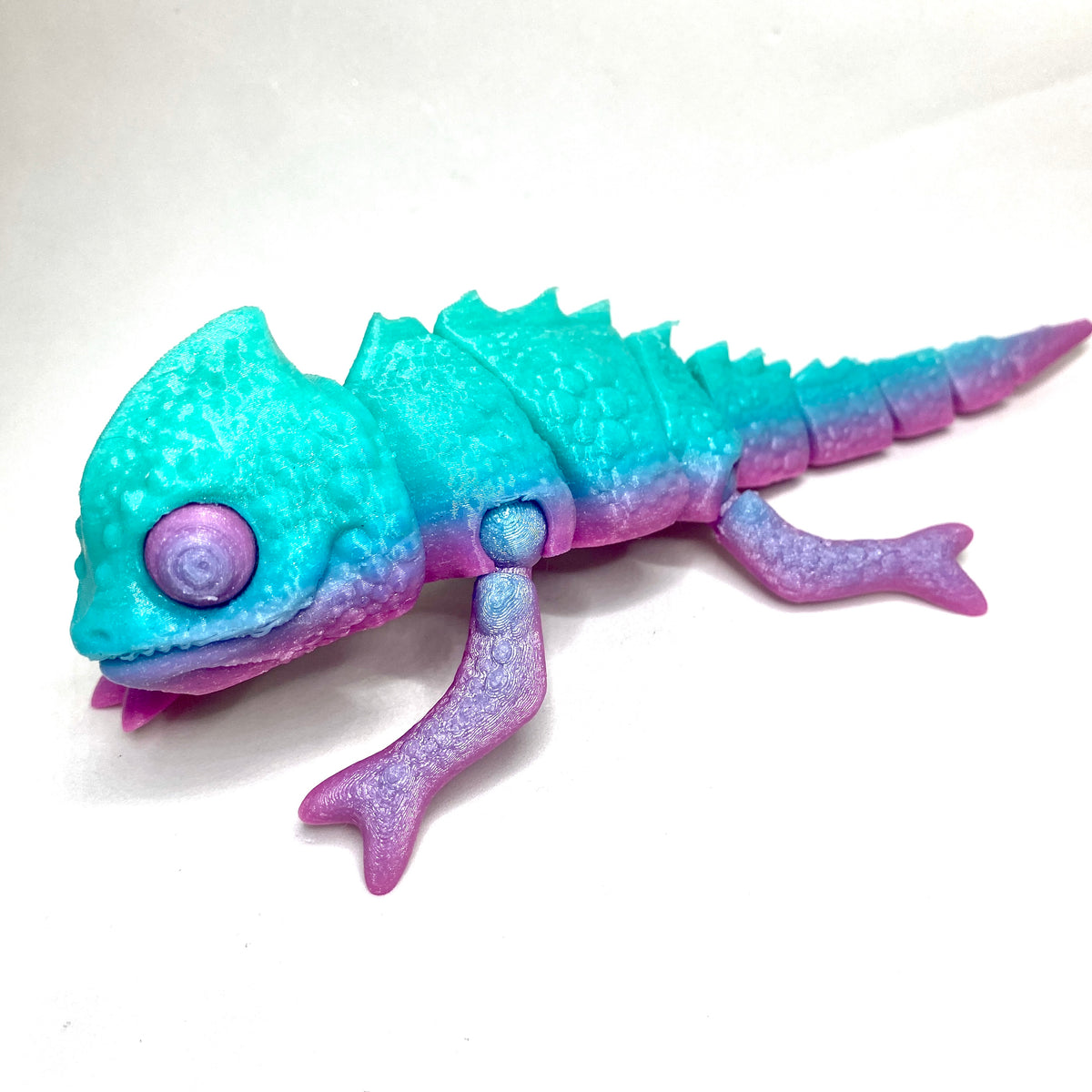 Camaleão Articulado 3D em Filamento Rainbow